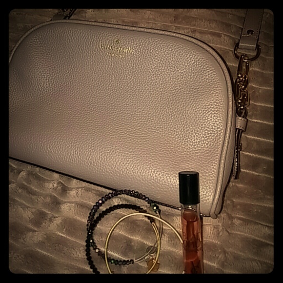 Pebbled leather Kate Spade crossbody - Picture 1 of 8